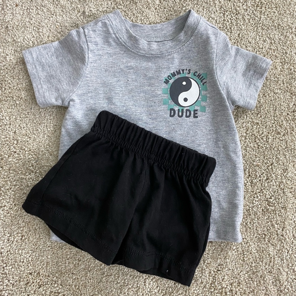 Garanimals Shirt & Shorts Outfit 🩶